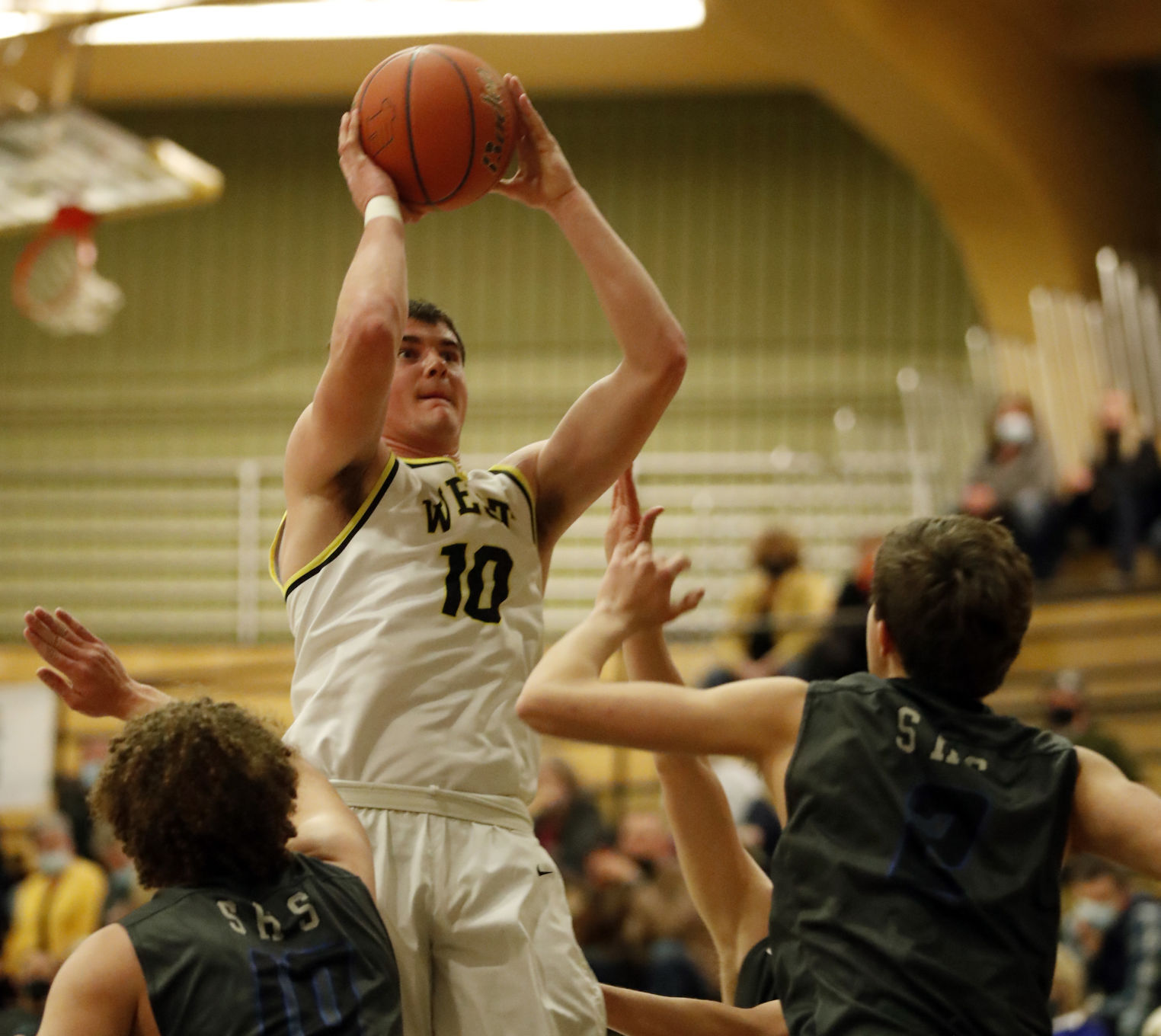 Billings West basketball hosts Skyview
